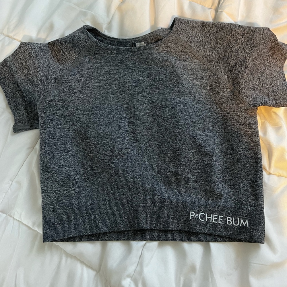 Seamless gym crop